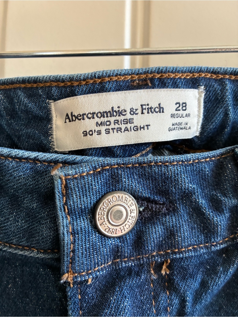 Abercrombie & Fitch 28R Dark Blue Mid Rise (90'sStraight style) Jeans Curve Love - Picture 2 of 16